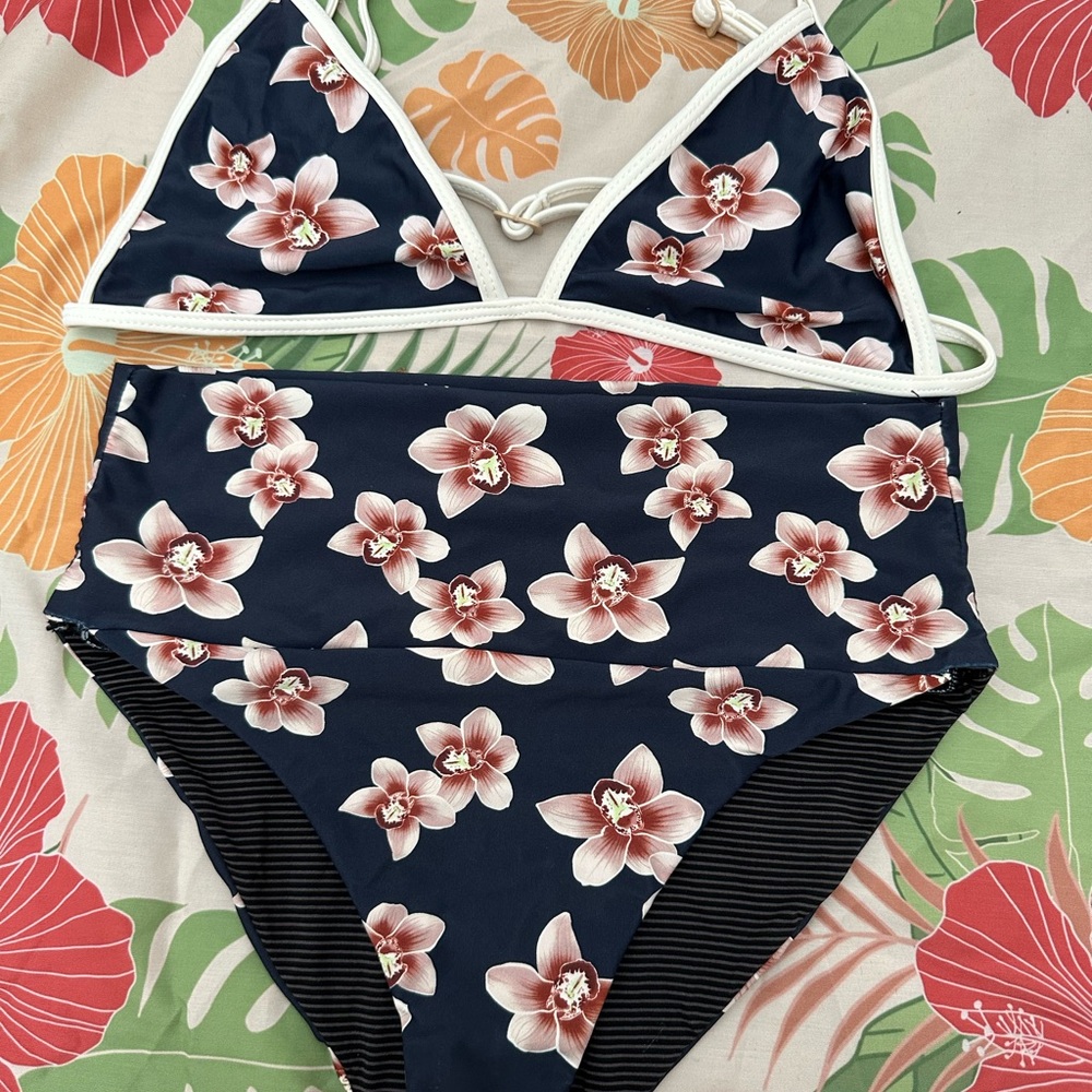Acacia top